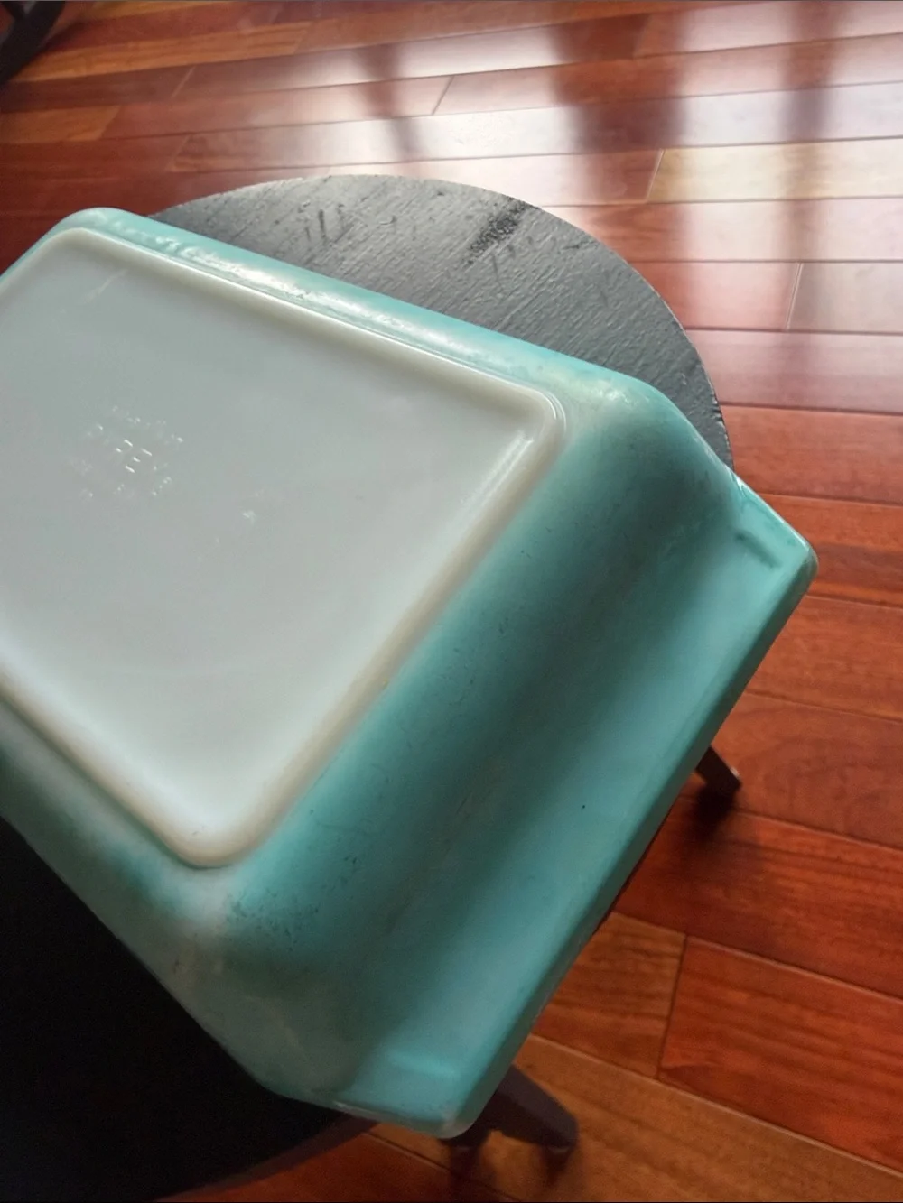 PYREX 548-B Turquoise Snowflake Space Saver Dish 1¼ Qt – Made in USA